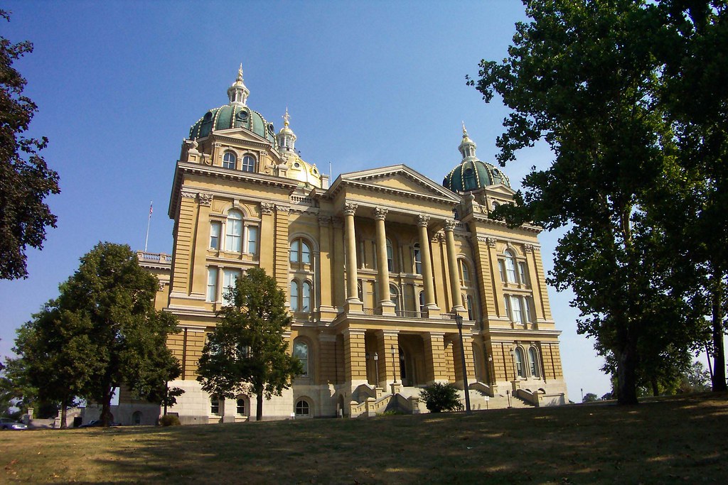 Des Moines, Iowa. State Capitol. Source: Flickr, Onasill ~ Bill.