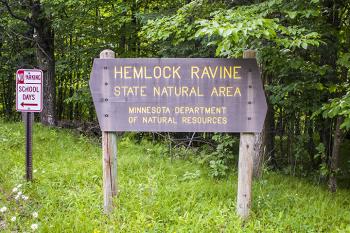 Welcome sign for Hemlock Ravine SNA. 